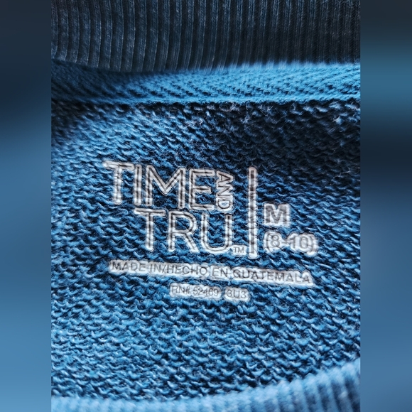 Women's Sweater, Size M (8-10) - Picture 3 of 6